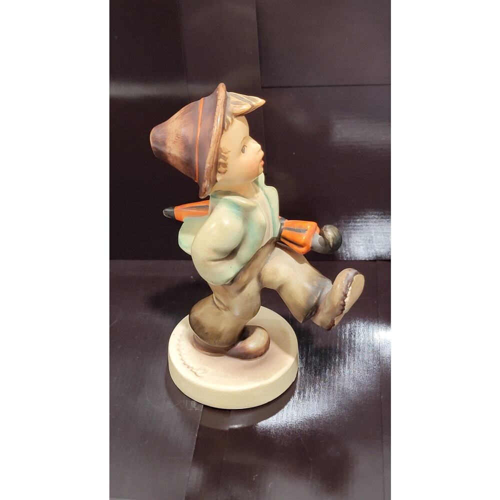 Hummel GERMANY The Happy Traveler boy Figurine Goebel 109 Walking Umbrella TMK 2
